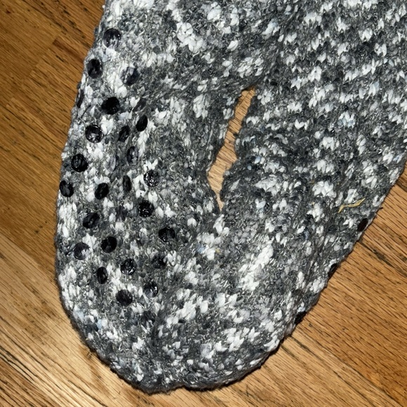 Charter Club slipper socks small great stocking stuffer unisex gray white - Picture 2 of 5